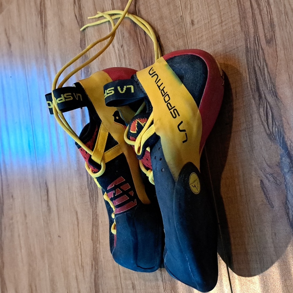 La Sportiva Genius Climbing Shoes 37.5 (USM 5 1/2 USW 6 1/2)